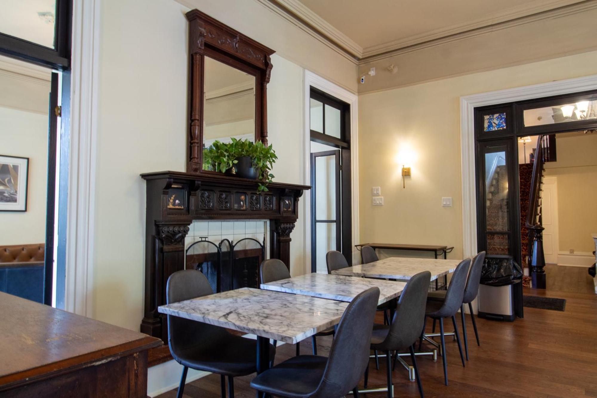 Hochelaga Inn Kingston Luaran gambar